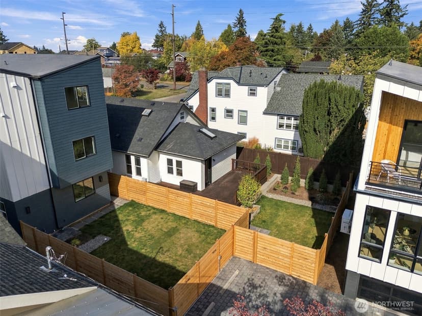 Property photo for 9244 Dayton Avenue N, Seattle photo 28