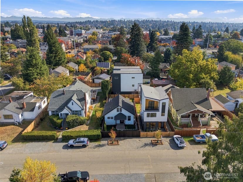 Property photo for 9244 Dayton Avenue N, Seattle photo 25