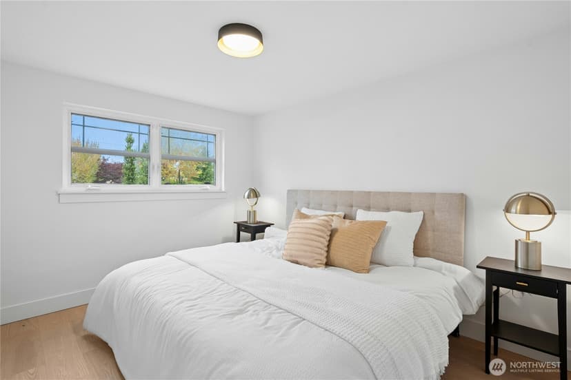 Property photo for 9244 Dayton Avenue N, Seattle photo 11