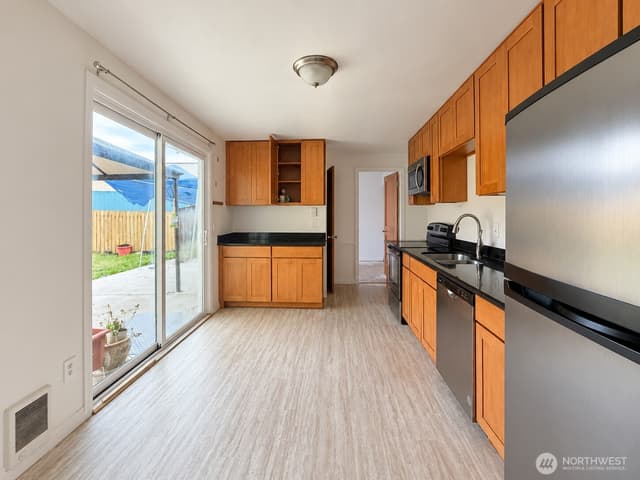 Property photo for 5813 E M Street, Tacoma photo 4