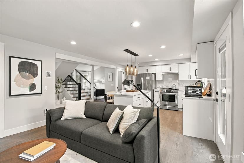 Property photo for 10345 36th Avenue NE, Seattle photo 18