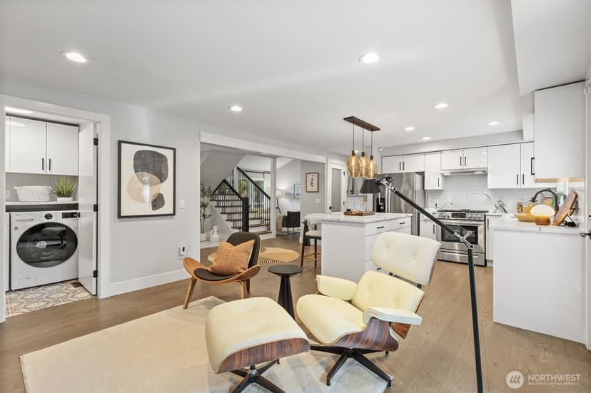 Property photo for 10345 36th Avenue NE, Seattle photo 19