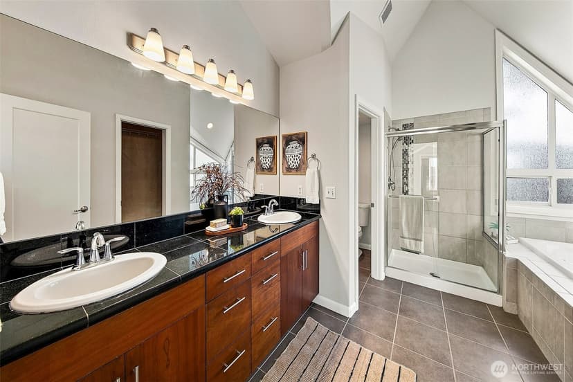 Property photo for 1512 Taylor Avenue N #C, Seattle photo 16