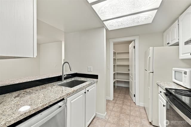 Property photo for 14405 NE 32nd Street #K-304, Bellevue photo 4