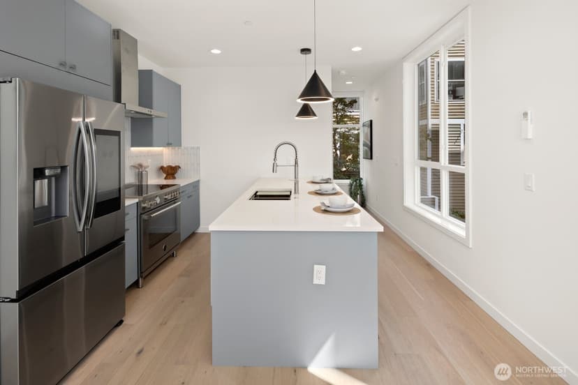 Property photo for 1820 14th Avenue #C, Seattle photo 9