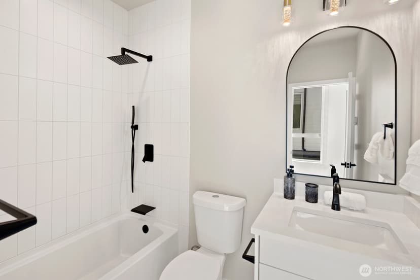 Property photo for 1820 14th Avenue #C, Seattle photo 17