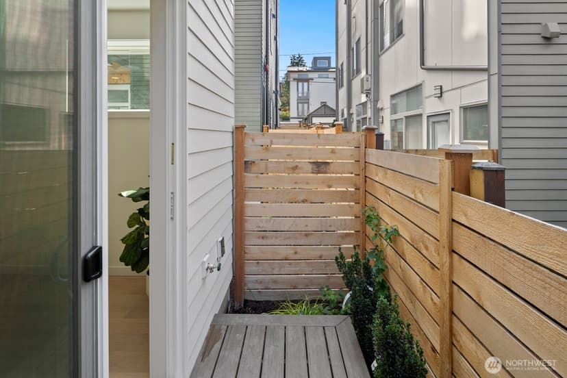 Property photo for 1820 14th Avenue #C, Seattle photo 22