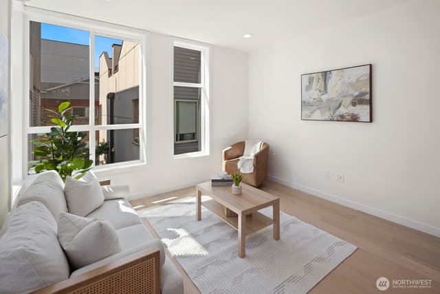 Property photo for 1820 14th Avenue #C, Seattle photo 4