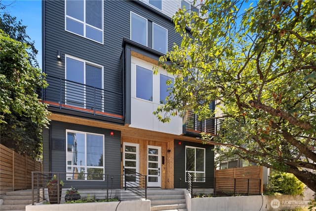 Property photo for 1820 14th Avenue #A, Seattle photo 2