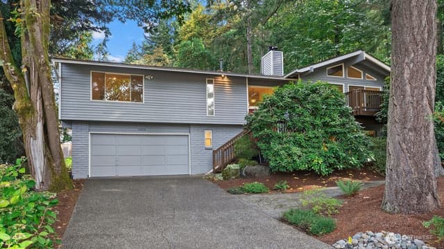 Property photo for 6504 119th Avenue SE, Bellevue photo 2