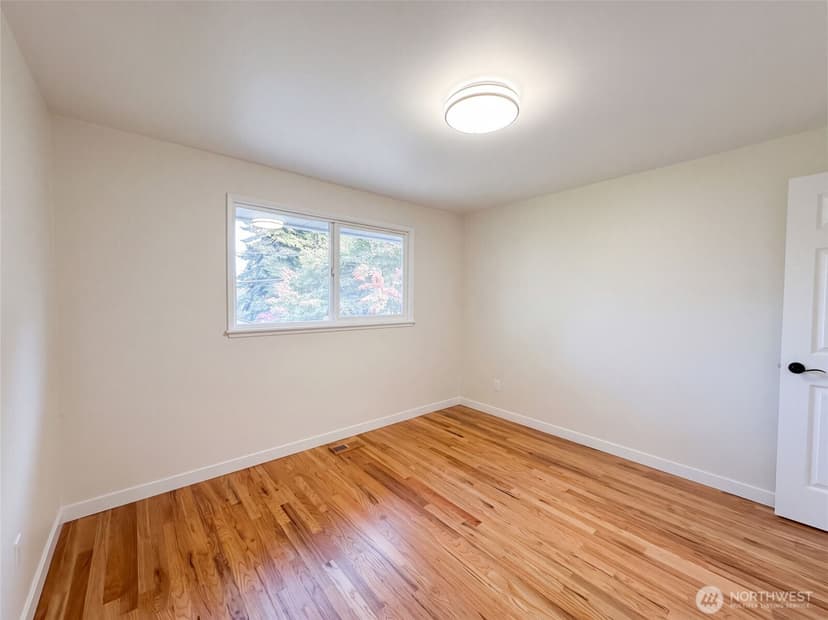 Property photo for 11245 12th Avenue S, Seattle photo 23