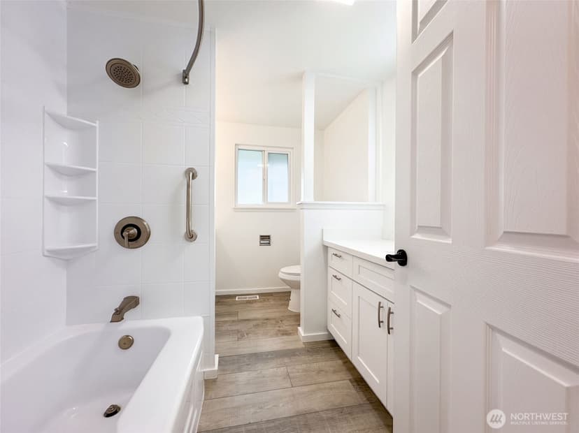 Property photo for 11245 12th Avenue S, Seattle photo 32