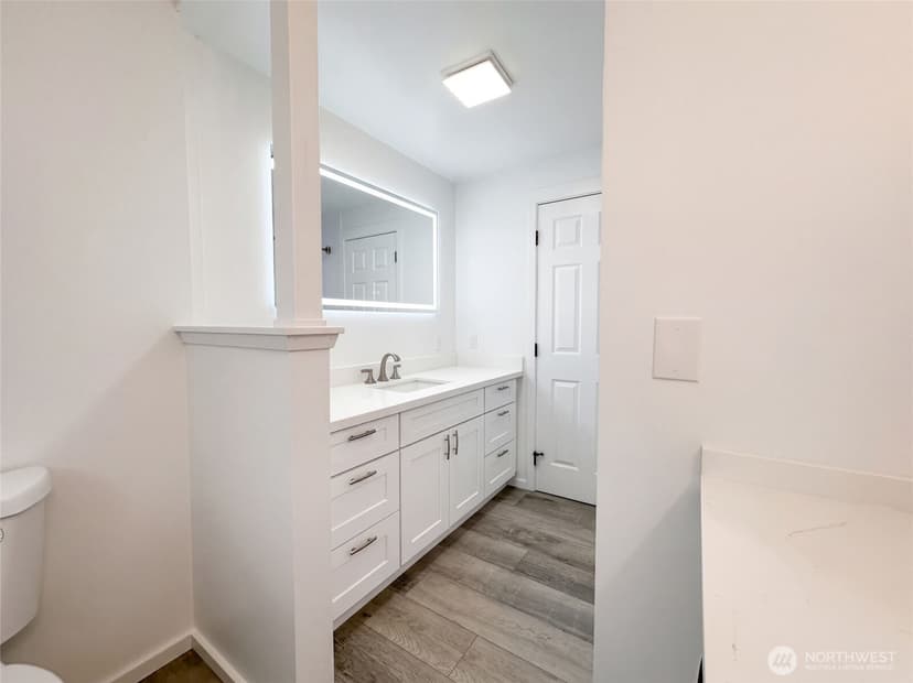 Property photo for 11245 12th Avenue S, Seattle photo 33