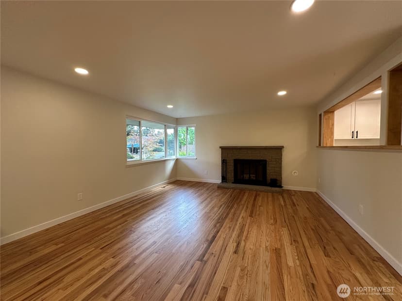 Property photo for 11245 12th Avenue S, Seattle photo 14