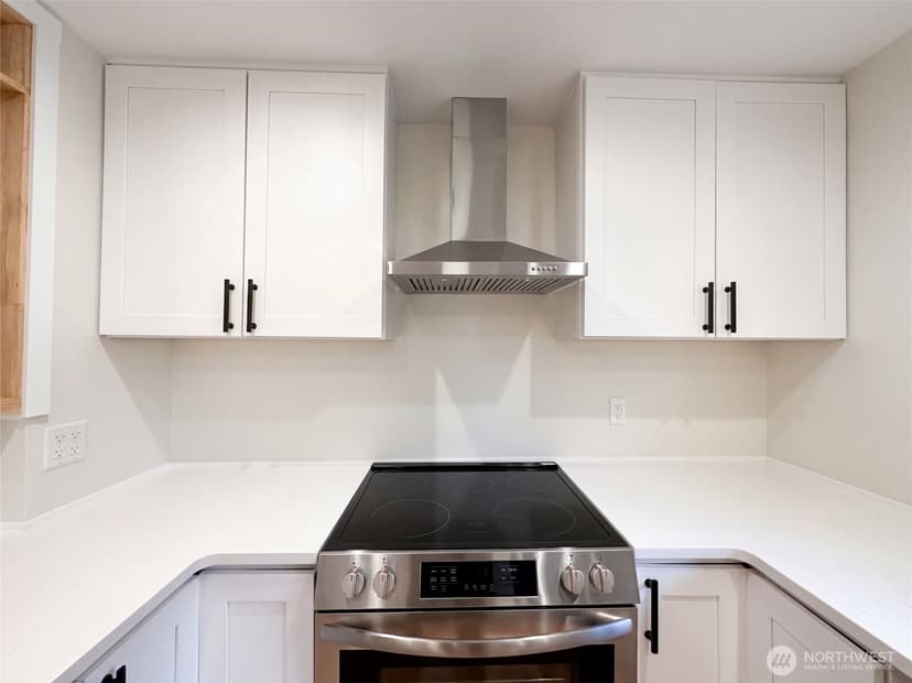 Property photo for 11245 12th Avenue S, Seattle photo 13