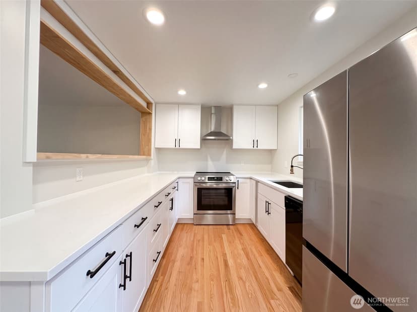 Property photo for 11245 12th Avenue S, Seattle photo 7