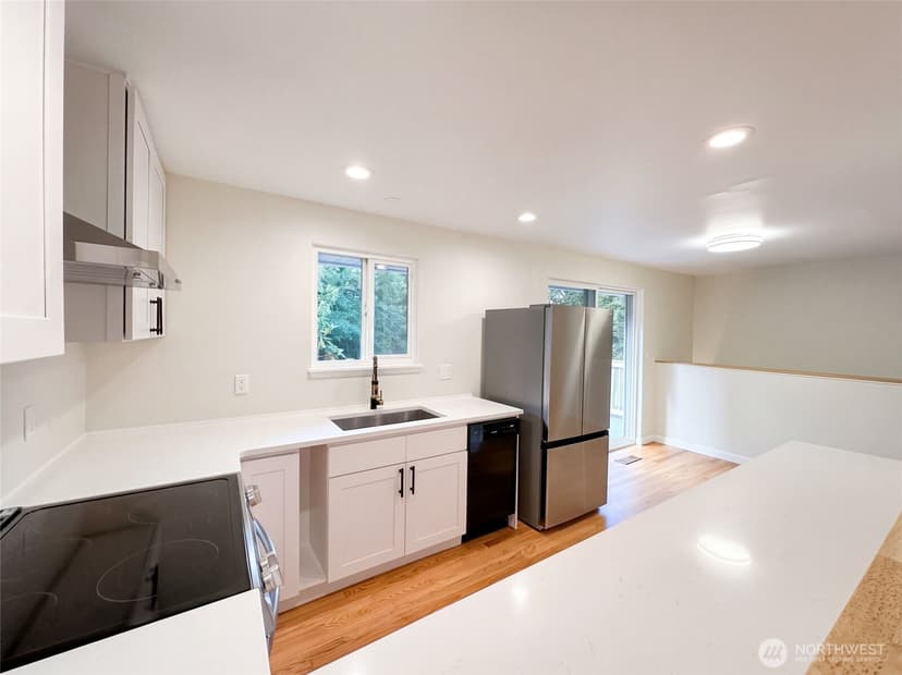 Property photo for 11245 12th Avenue S, Seattle photo 8