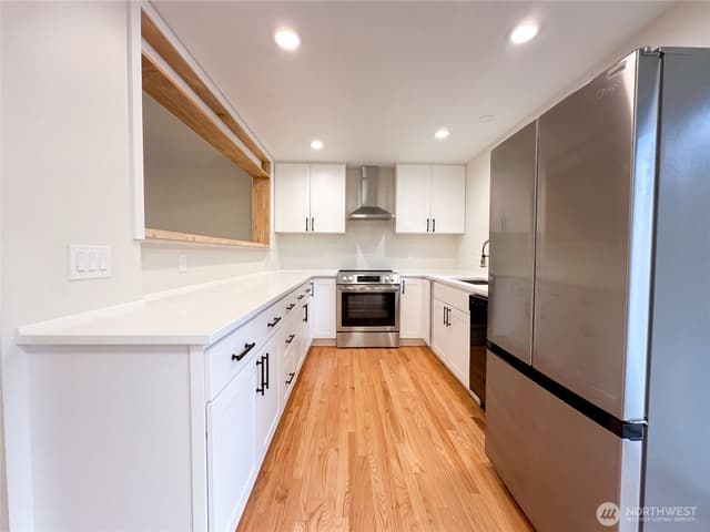 Property photo for 11245 12th Avenue S, Seattle photo 2
