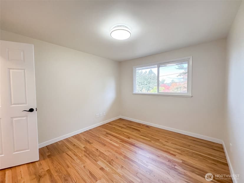 Property photo for 11245 12th Avenue S, Seattle photo 27
