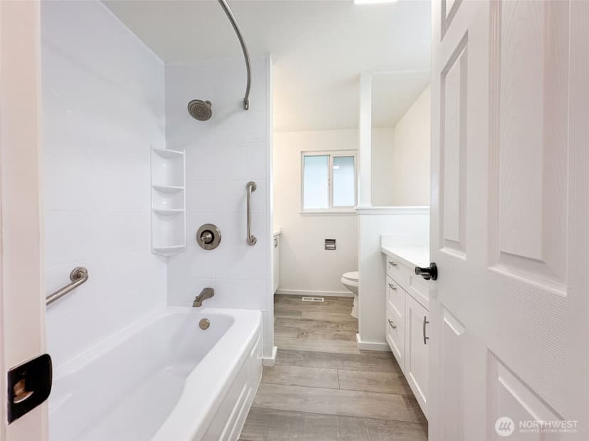 Property photo for 11245 12th Avenue S, Seattle photo 31