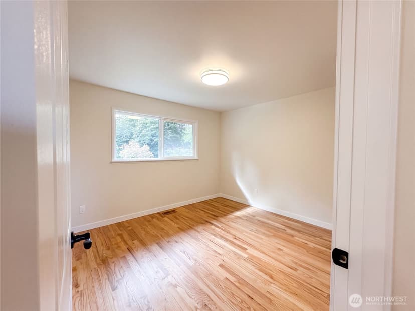Property photo for 11245 12th Avenue S, Seattle photo 18