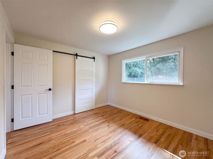 Property photo for 11245 12th Avenue S, Seattle photo 19