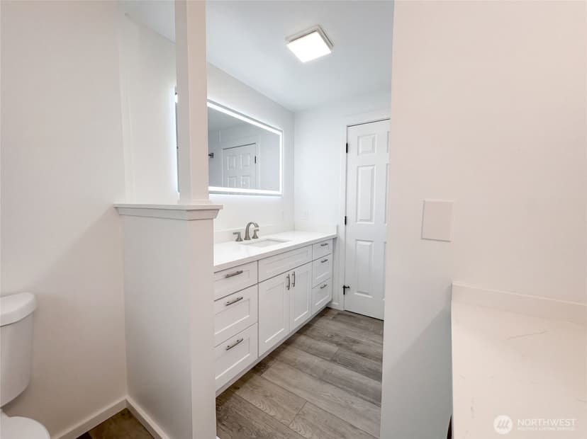 Property photo for 11245 12th Avenue S, Seattle photo 34