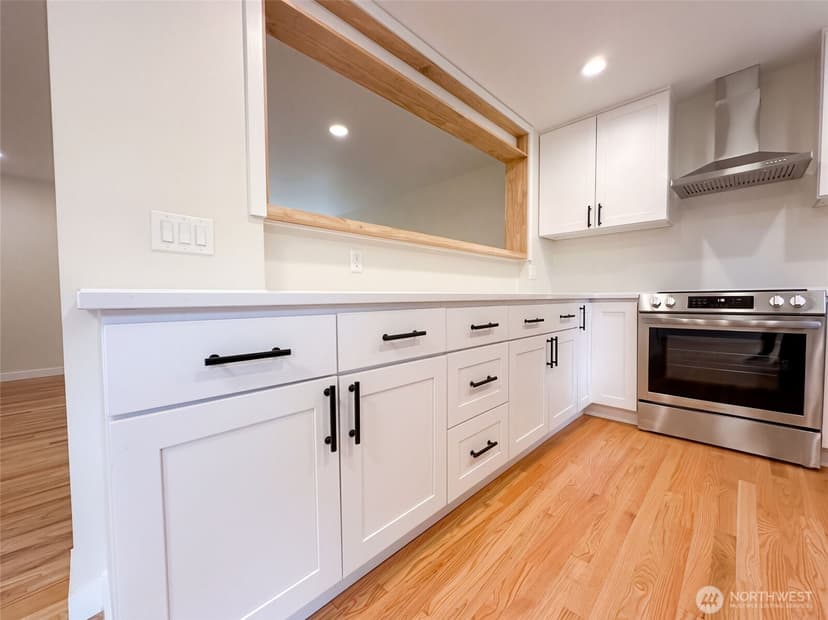 Property photo for 11245 12th Avenue S, Seattle photo 10