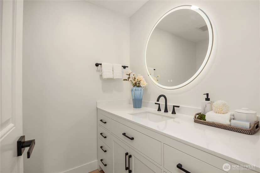 Property photo for 4825 134th Place SE, Bellevue photo 19