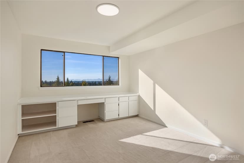 Property photo for 4825 134th Place SE, Bellevue photo 32