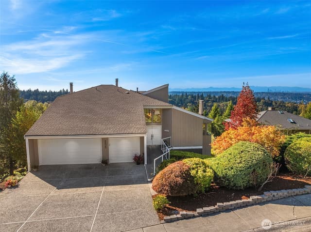 Property photo for 4825 134th Place SE, Bellevue photo 3