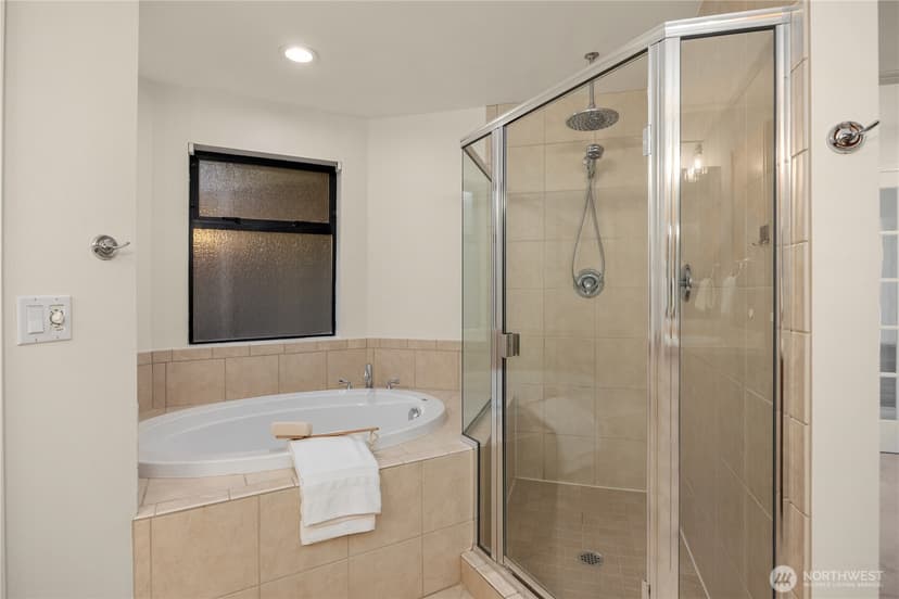 Property photo for 4825 134th Place SE, Bellevue photo 29