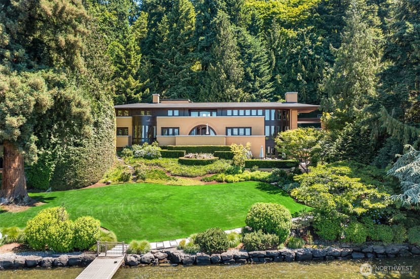 Property photo for 415 Shoreland Drive SE, Bellevue photo 3