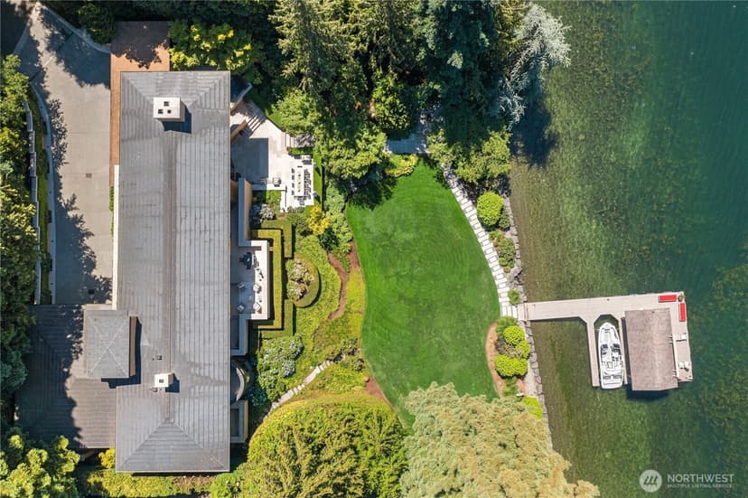 Property photo for 415 Shoreland Drive SE, Bellevue photo 34