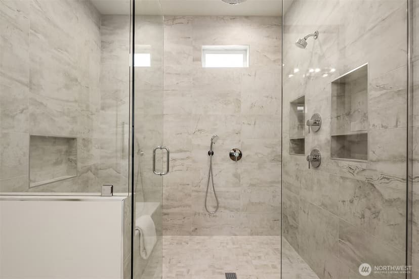 Property photo for 12523 NE 94th Street, Kirkland photo 17