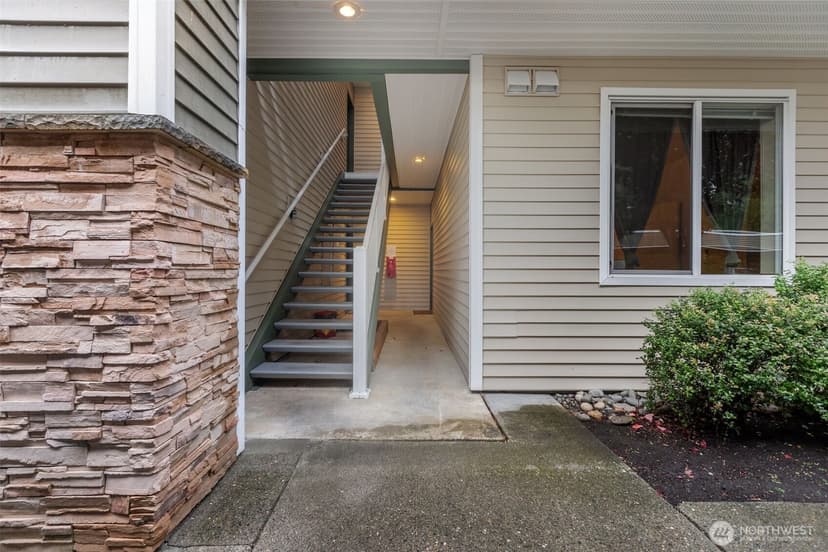 Property photo for 12530 Admiralty Way #K102, Everett photo 37