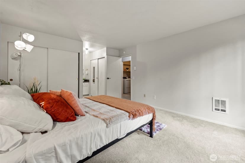 Property photo for 1622 103rd Place NE #L2, Bellevue photo 12