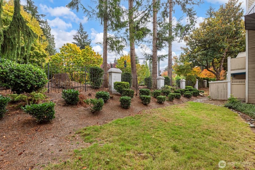 Property photo for 1622 103rd Place NE #L2, Bellevue photo 19