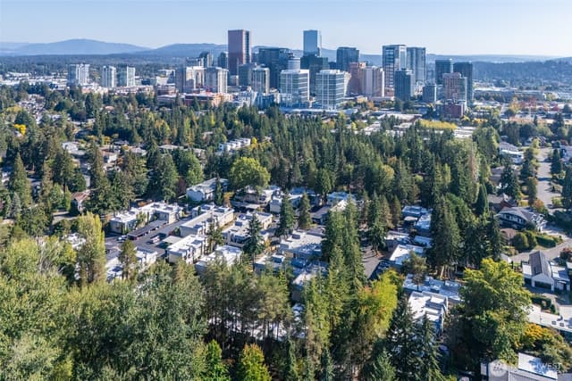 Property photo for 1622 103rd Place NE #L2, Bellevue photo 2