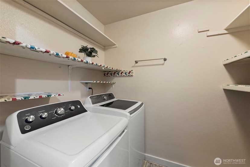 Property photo for 1622 103rd Place NE #L2, Bellevue photo 17