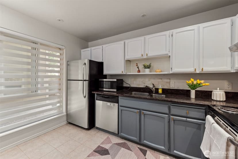 Property photo for 1622 103rd Place NE #L2, Bellevue photo 10
