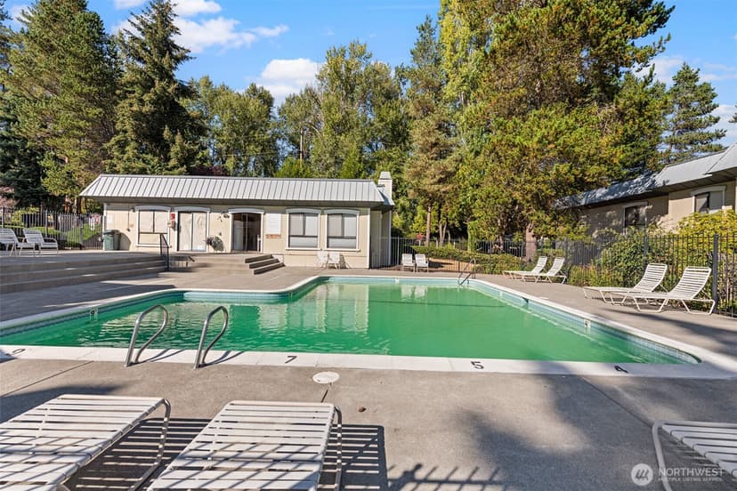 Property photo for 1622 103rd Place NE #L2, Bellevue photo 31