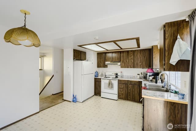 Property photo for 8046 S 116th Street, Seattle photo 5