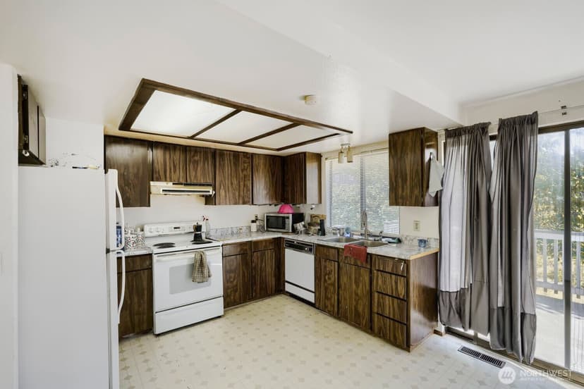 Property photo for 8046 S 116th Street, Seattle photo 4
