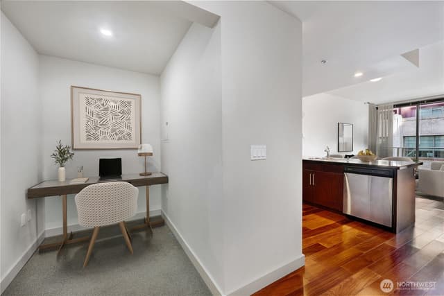 Property photo for 910 Lenora Street #702, Seattle photo 3