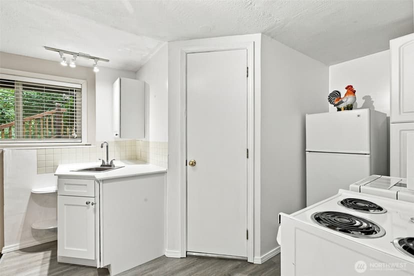 Property photo for 19926 40th Place NE, Lake Forest Park photo 26