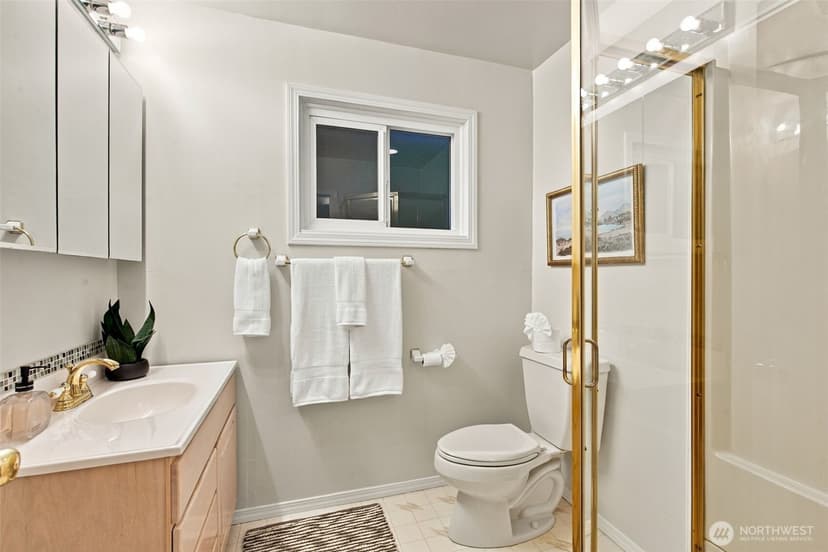 Property photo for 19926 40th Place NE, Lake Forest Park photo 18
