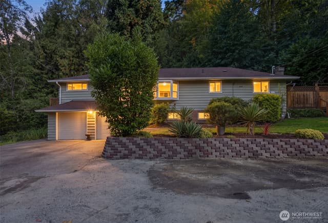 Property photo for 19926 40th Place NE, Lake Forest Park photo 2