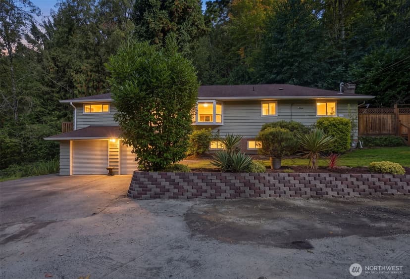 Property photo for 19926 40th Place NE, Lake Forest Park photo 2