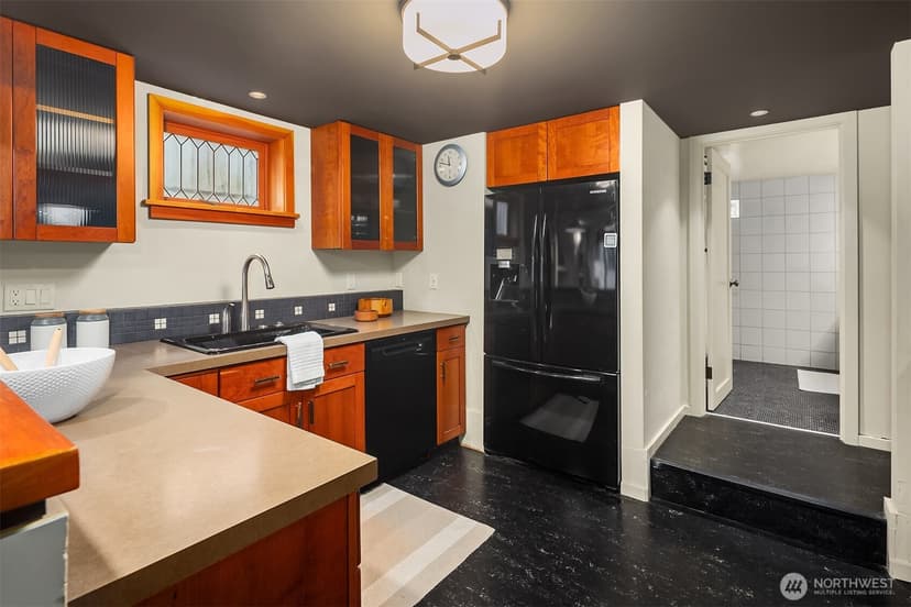 Property photo for 535 N 74th Street, Seattle photo 29